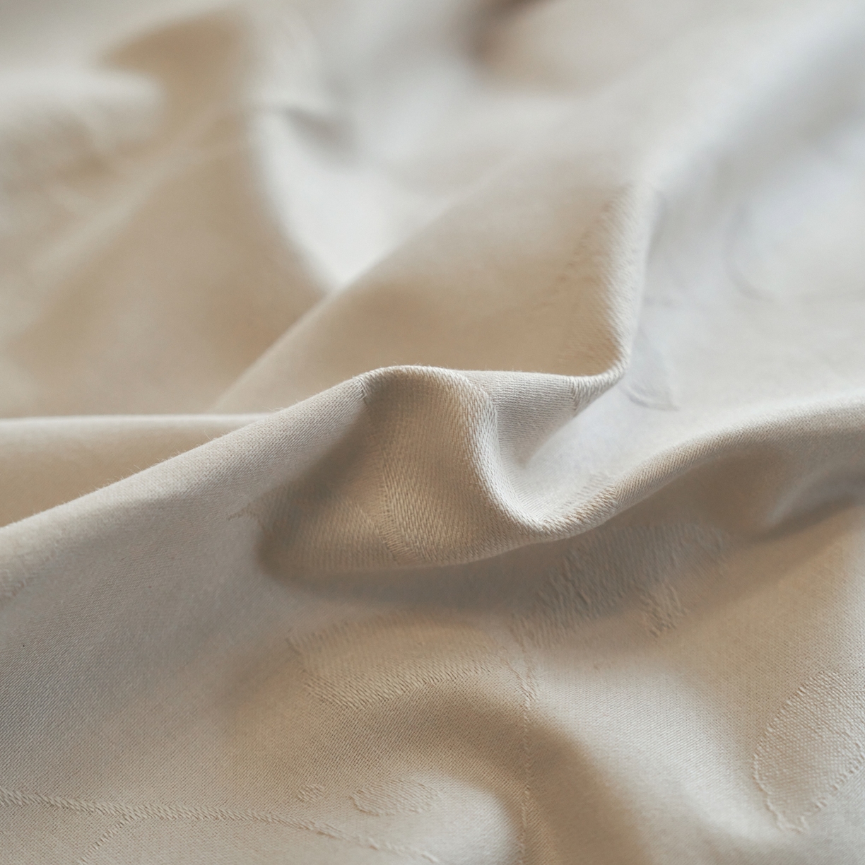 91家纺网 家纺一手货源 找家纺 亿梵家居 2026新款100支长绒棉纯棉厚织大提花四件套 安缦春也-浅杏