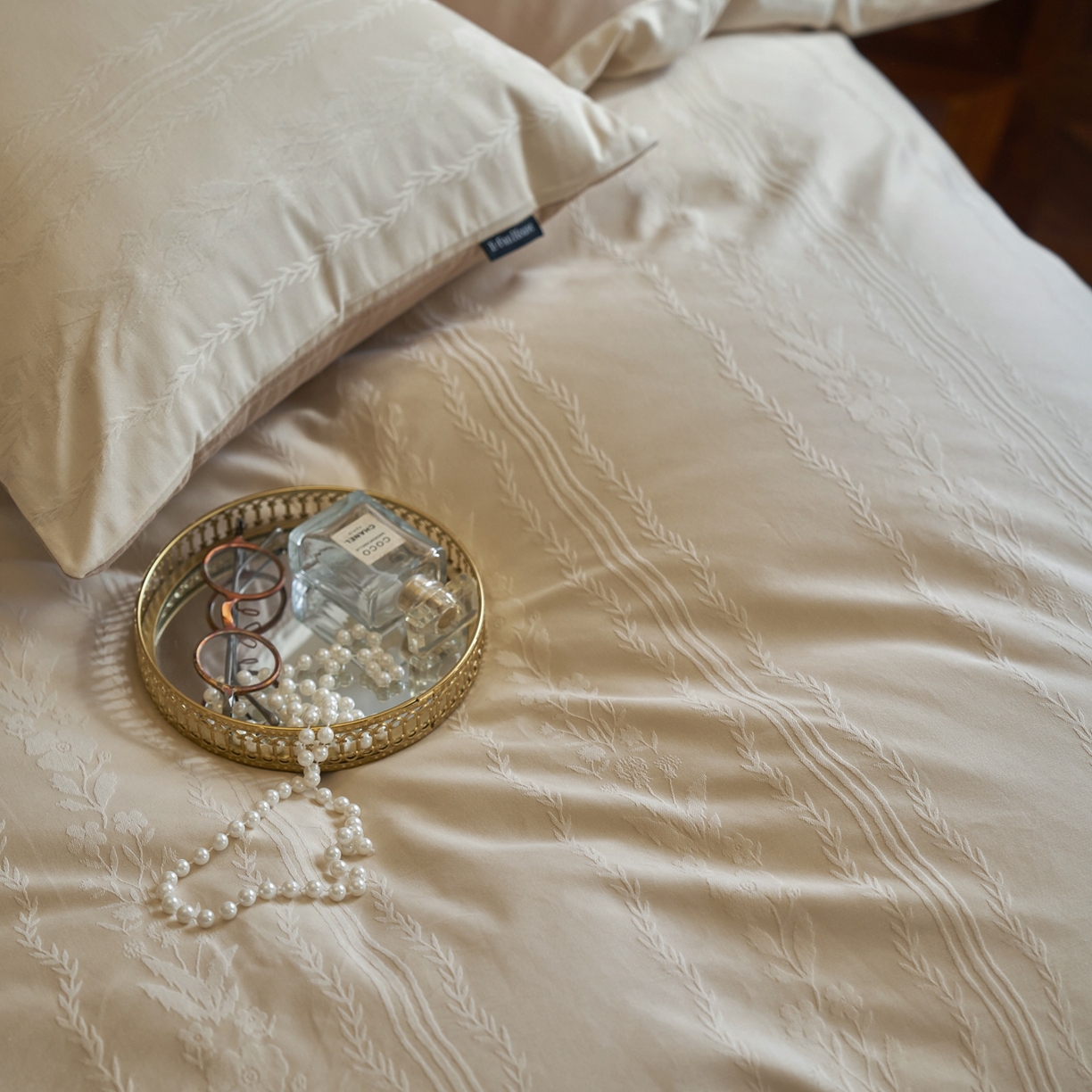 91家纺网 家纺一手货源 找家纺 亿梵家居 2026新款100支长绒棉纯棉厚织大提花四件套 秘境-浅奶咖