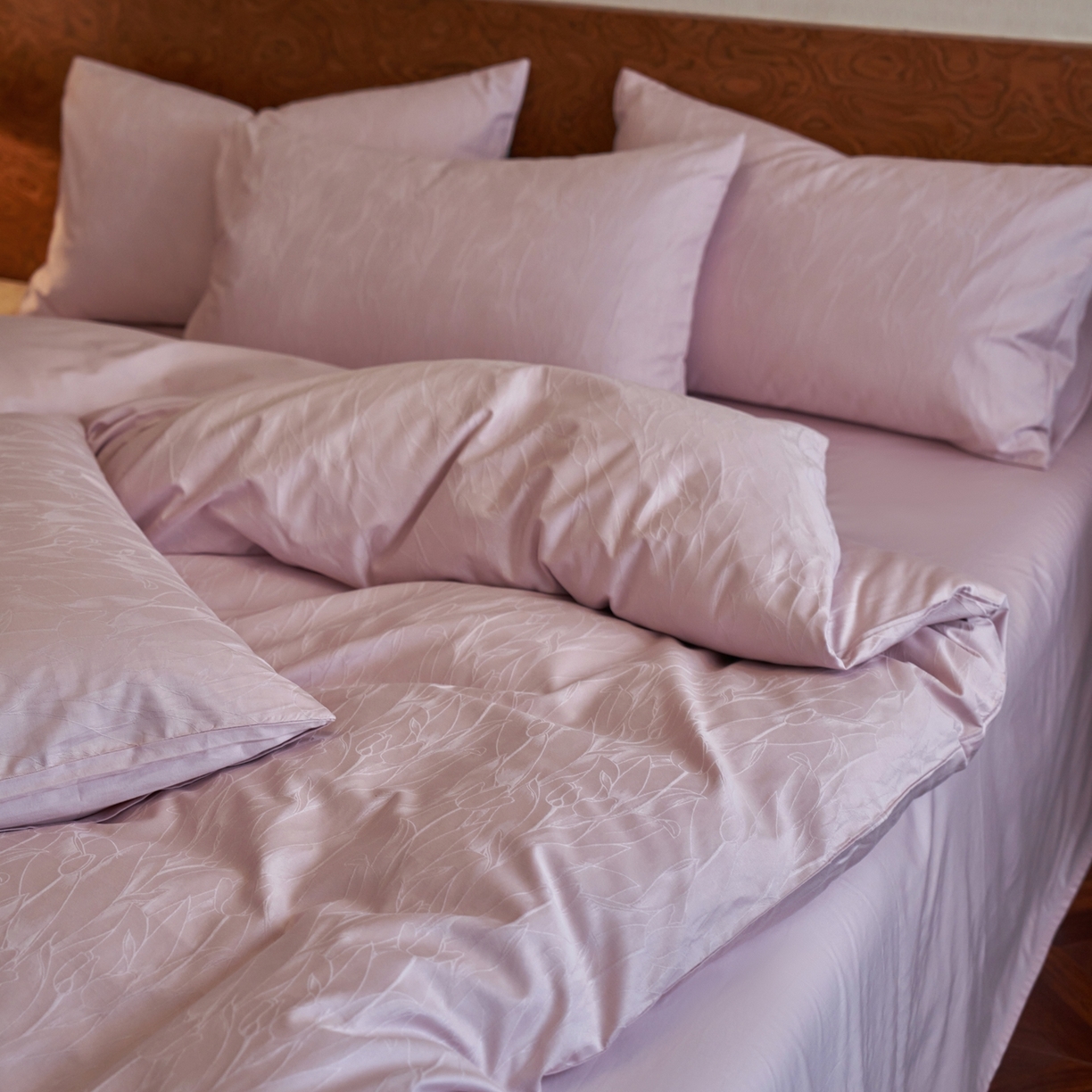 91家纺网 家纺一手货源 找家纺 亿梵家居 2026新款100支长绒棉纯棉厚织大提花四件套 芊芊花语-星黛紫