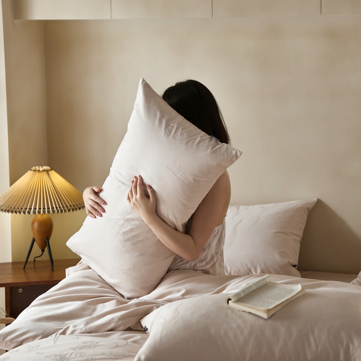 91家纺网 家纺一手货源 找家纺 亿梵家居 2026新款100支长绒棉纯棉厚织大提花四件套 雅芙-浅杏