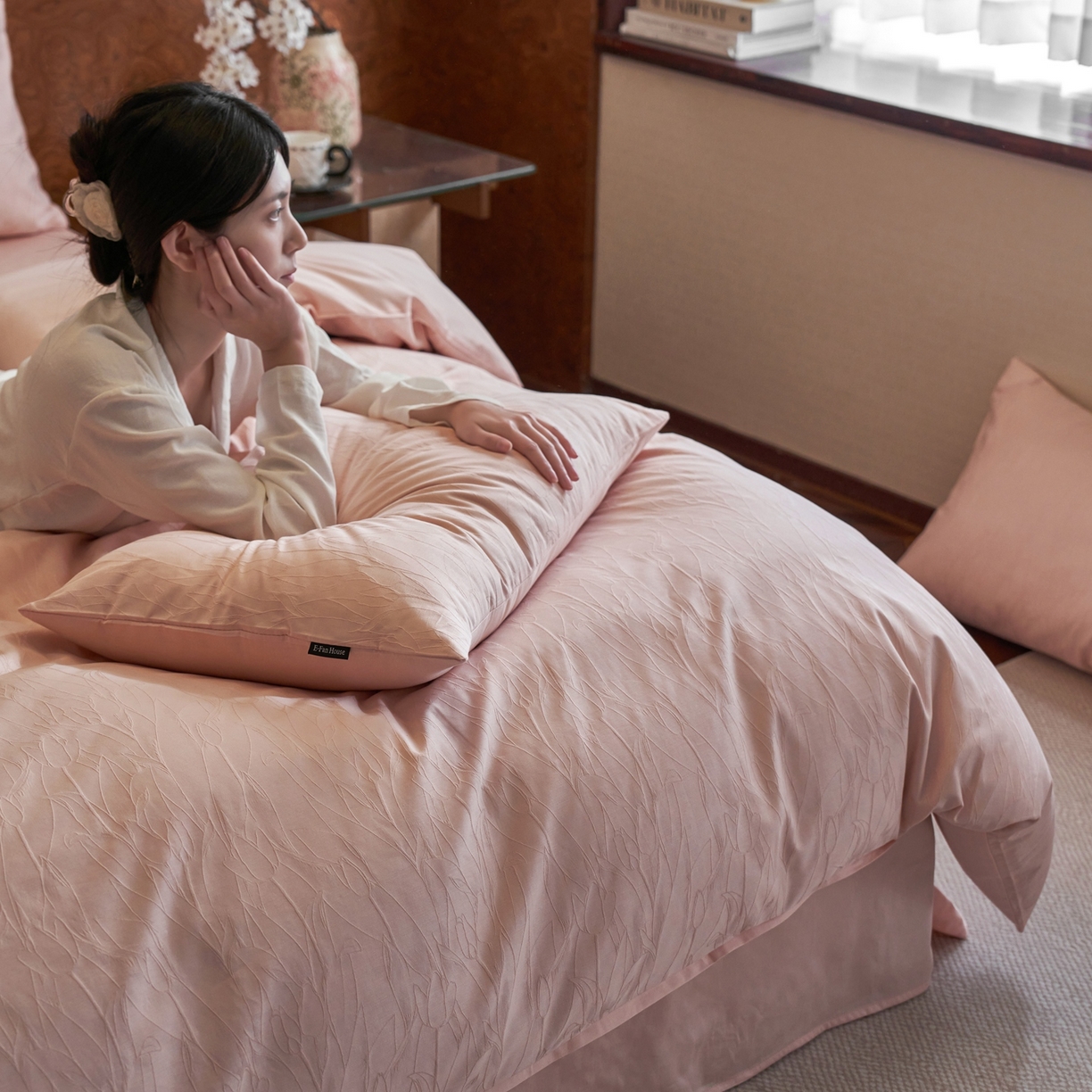 91家纺网 家纺一手货源 找家纺 亿梵家居 2026新款100支长绒棉纯棉厚织大提花四件套 芊芊花语-海棠粉