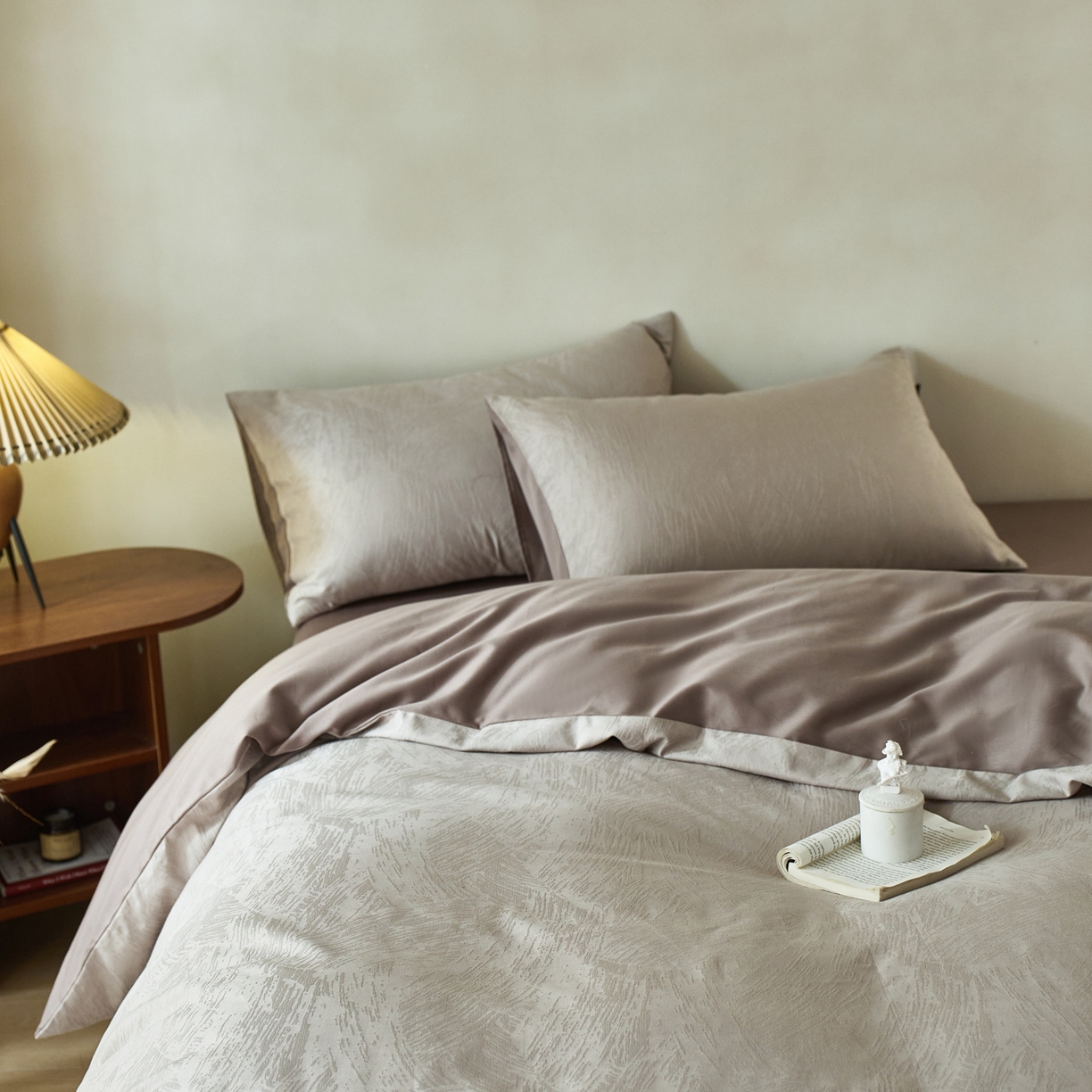 91家纺网 家纺一手货源 找家纺 亿梵家居 2026新款100支长绒棉纯棉厚织大提花四件套 西西里-奶茶