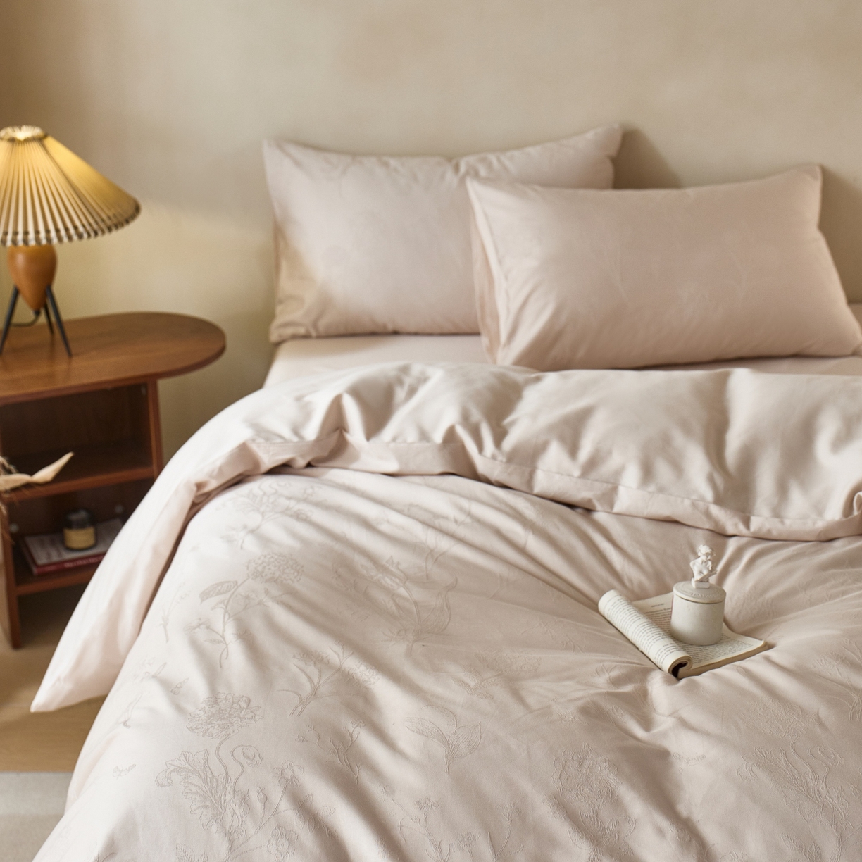 91家纺网 家纺一手货源 找家纺 亿梵家居 2026新款100支长绒棉纯棉厚织大提花四件套 雅芙-浅杏