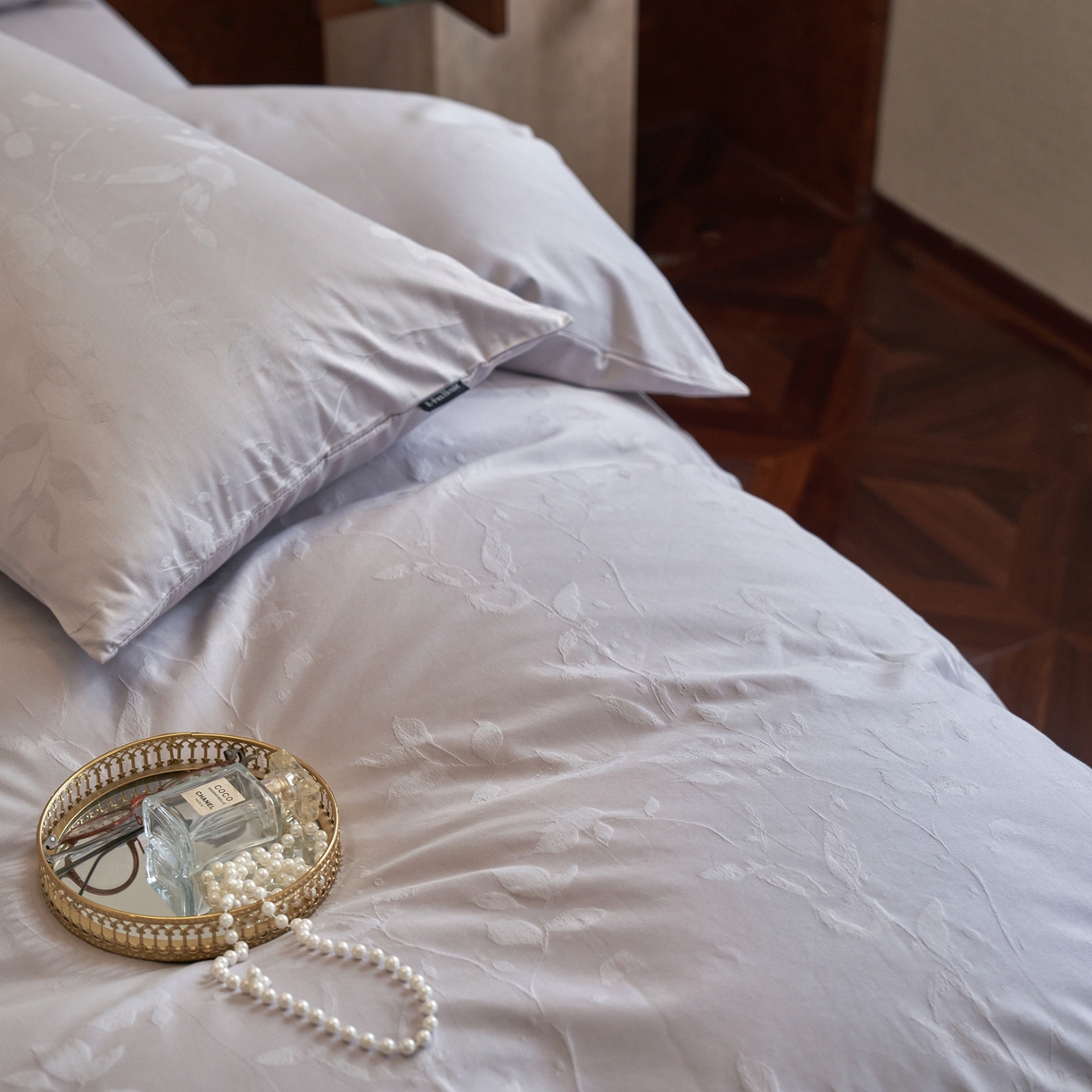 91家纺网 家纺一手货源 找家纺 亿梵家居 2026新款100支长绒棉纯棉厚织大提花四件套 安缦春也-暮云灰