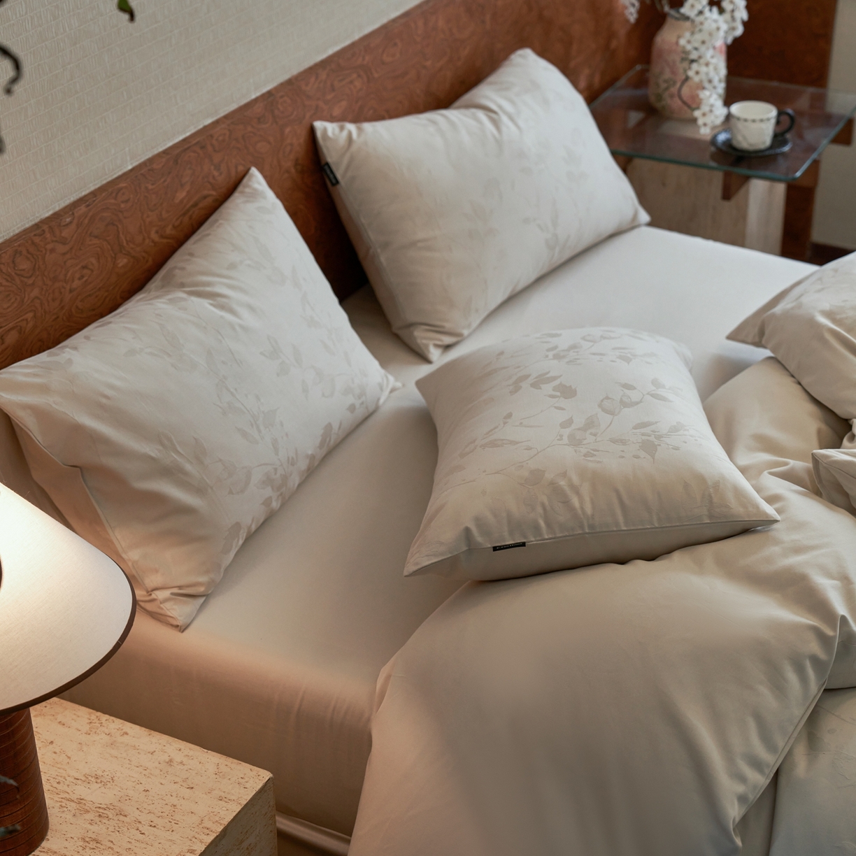 91家纺网 家纺一手货源 找家纺 亿梵家居 2026新款100支长绒棉纯棉厚织大提花四件套 安缦春也-浅杏