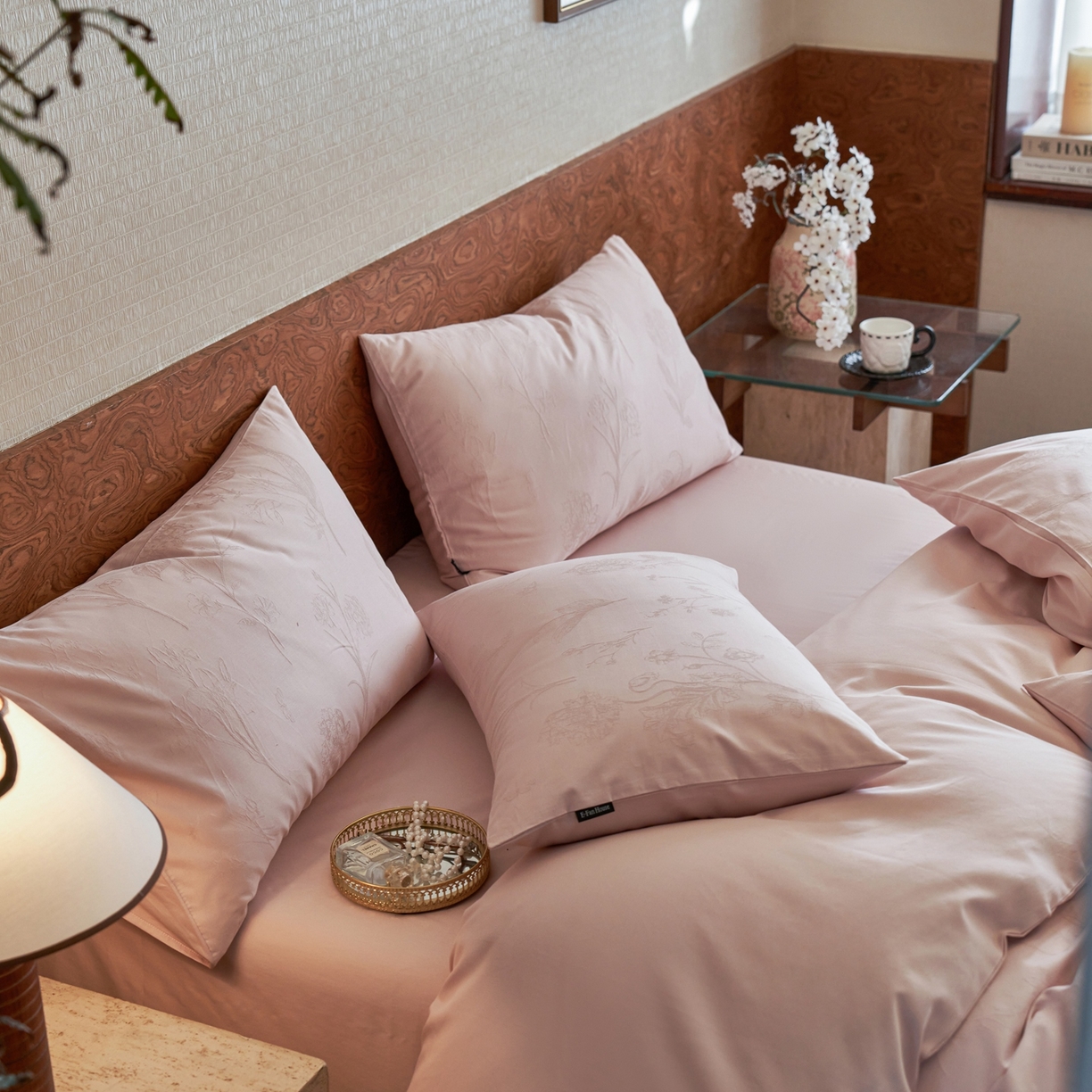 91家纺网 家纺一手货源 找家纺 亿梵家居 2026新款100支长绒棉纯棉厚织大提花四件套 雅芙-浅粉玉