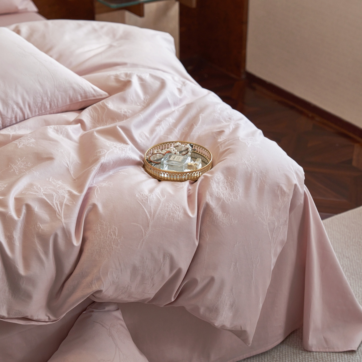 91家纺网 家纺一手货源 找家纺 亿梵家居 2026新款100支长绒棉纯棉厚织大提花四件套 雅芙-浅粉玉