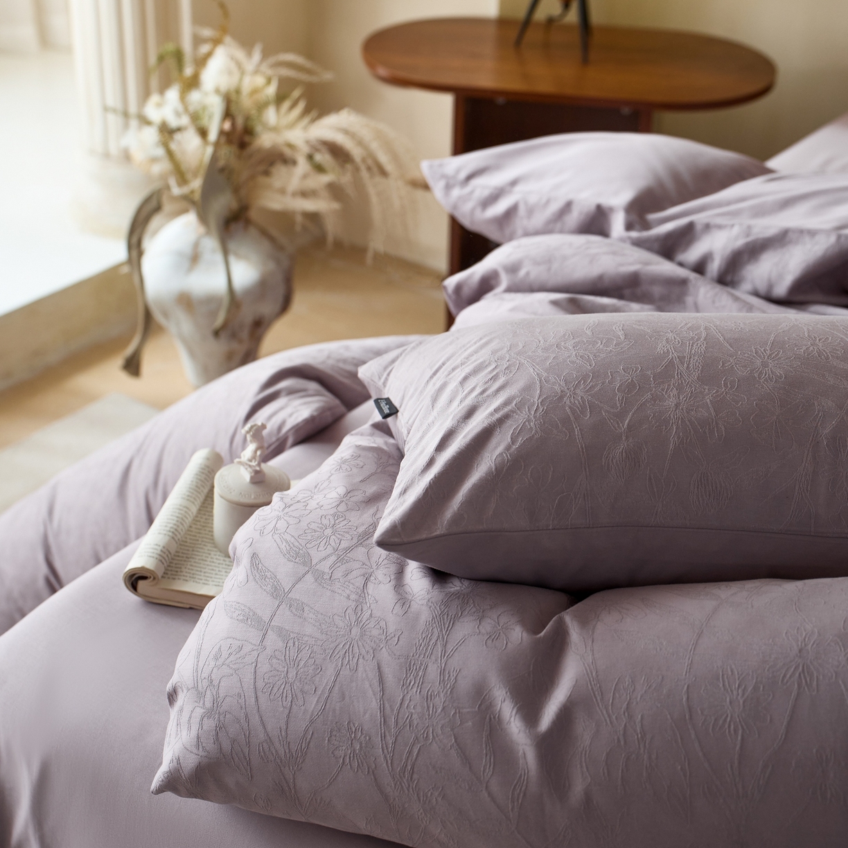 91家纺网 家纺一手货源 找家纺 亿梵家居 2026新款100支长绒棉纯棉厚织大提花四件套 缦莎-柔烟紫