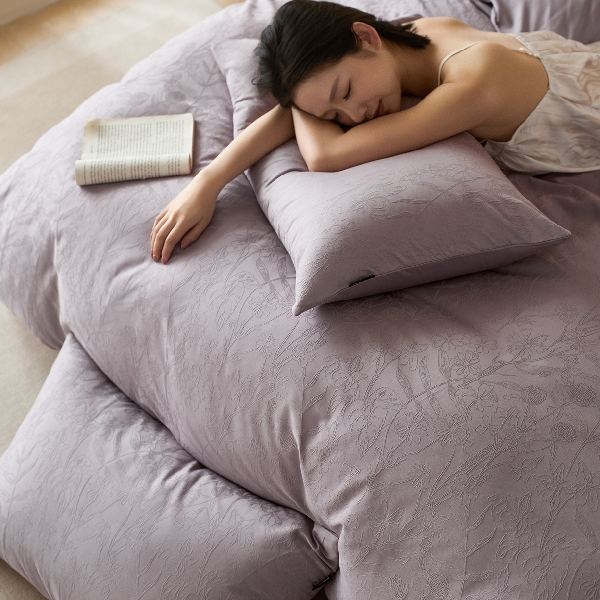 91家纺网 家纺一手货源 找家纺 亿梵家居 2026新款100支长绒棉纯棉厚织大提花四件套 缦莎-柔烟紫