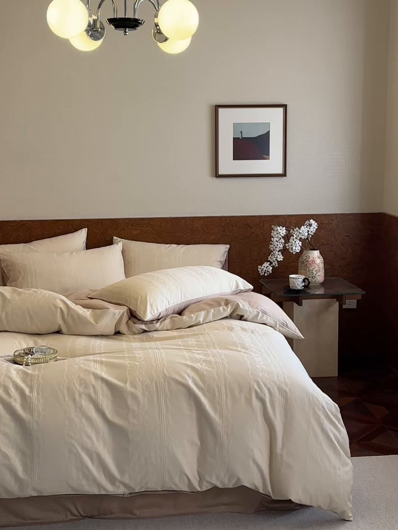 91家纺网 家纺一手货源 找家纺 亿梵家居 2026新款100支长绒棉纯棉厚织大提花四件套 秘境-浅奶咖