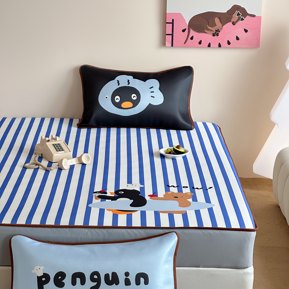 91家纺网 家纺一手货源 找家纺 桃喜 2026新款数码印花冰纤维牛奶丝凉席 冲浪企鹅