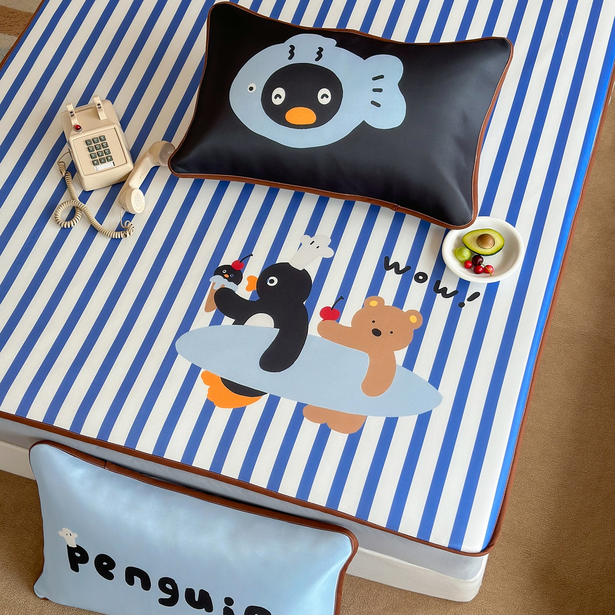 91家纺网 家纺一手货源 找家纺 桃喜 2026新款数码印花冰纤维牛奶丝凉席 冲浪企鹅