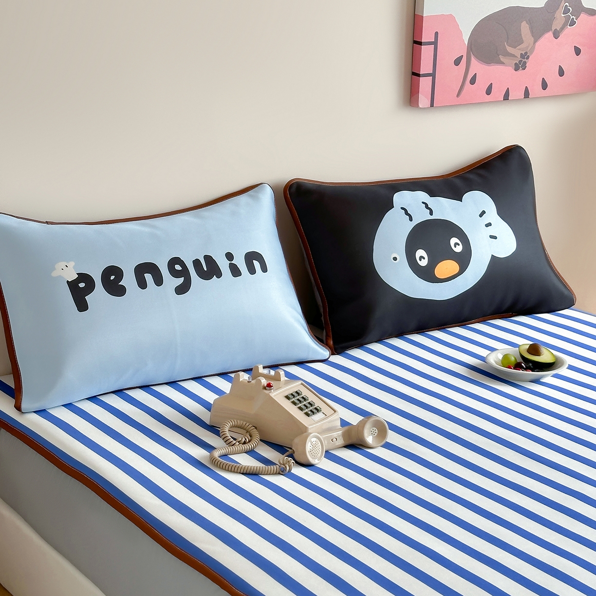 91家纺网 家纺一手货源 找家纺 桃喜 2026新款数码印花冰纤维牛奶丝凉席 冲浪企鹅