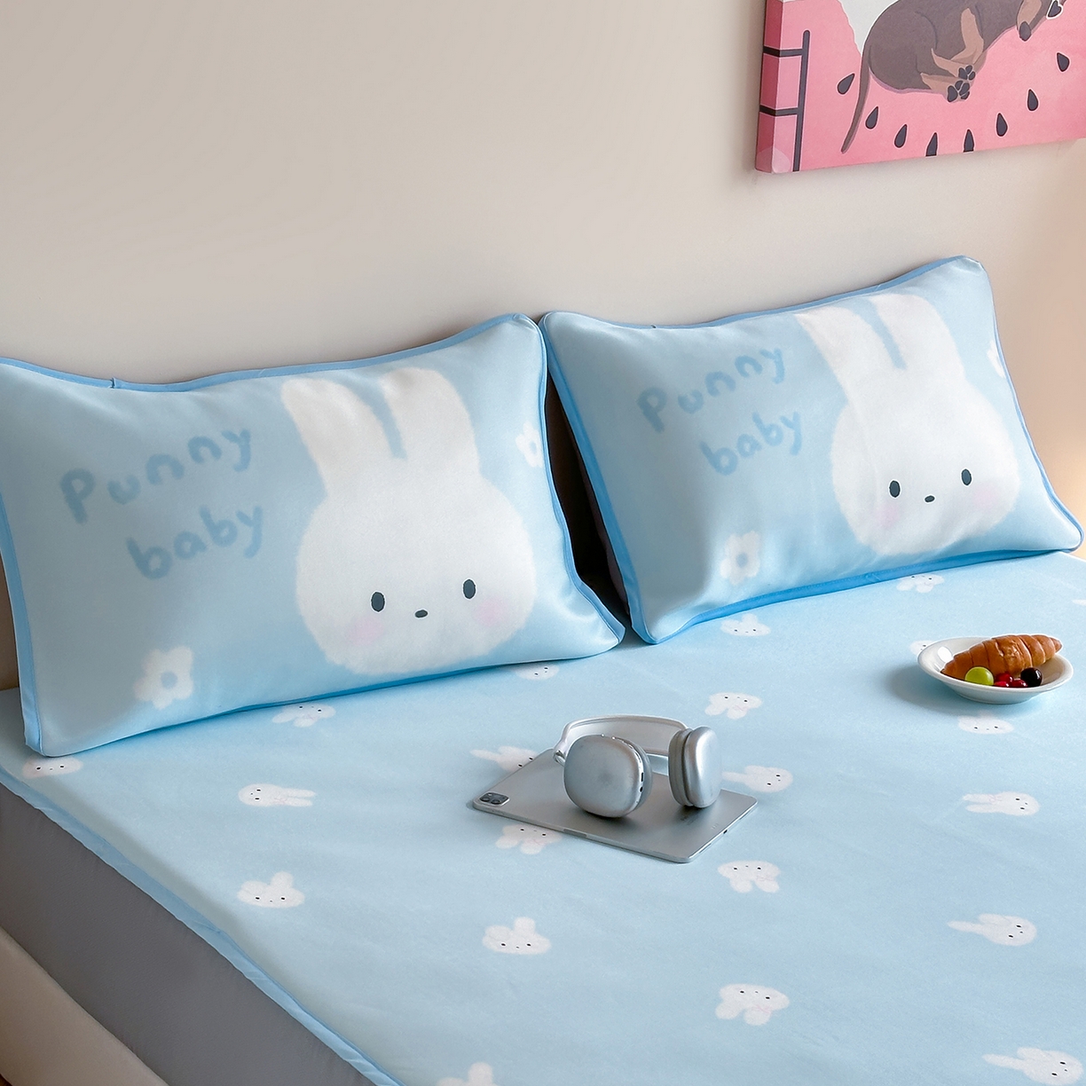 91家纺网 家纺一手货源 找家纺 桃喜 2026新款数码印花冰纤维牛奶丝凉席 海盐蓝小兔