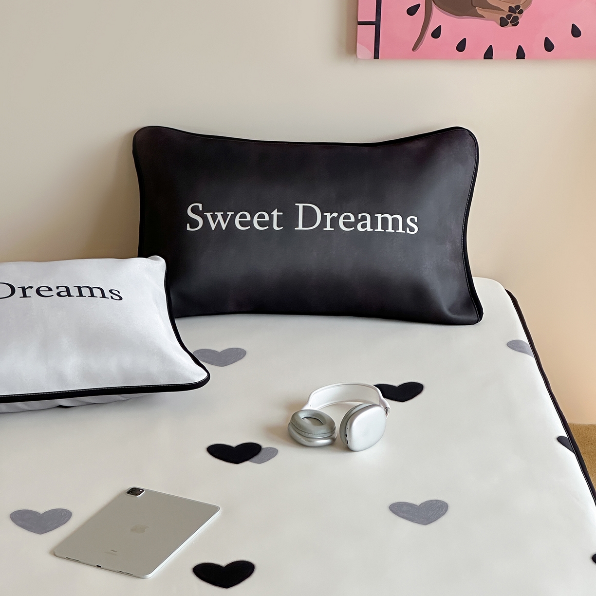 91家纺网 家纺一手货源 找家纺 桃喜 2026新款数码印花冰纤维牛奶丝凉席 灰调甜心