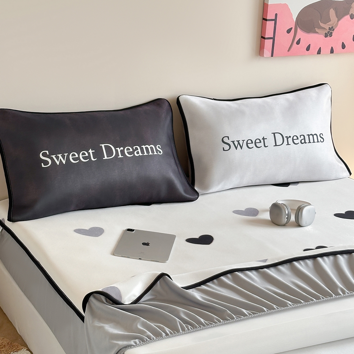 91家纺网 家纺一手货源 找家纺 桃喜 2026新款数码印花冰纤维牛奶丝凉席 灰调甜心