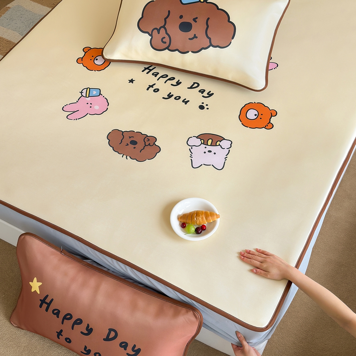 91家纺网 家纺一手货源 找家纺 桃喜 2026新款数码印花冰纤维牛奶丝凉席 卷毛狗勾的夏天