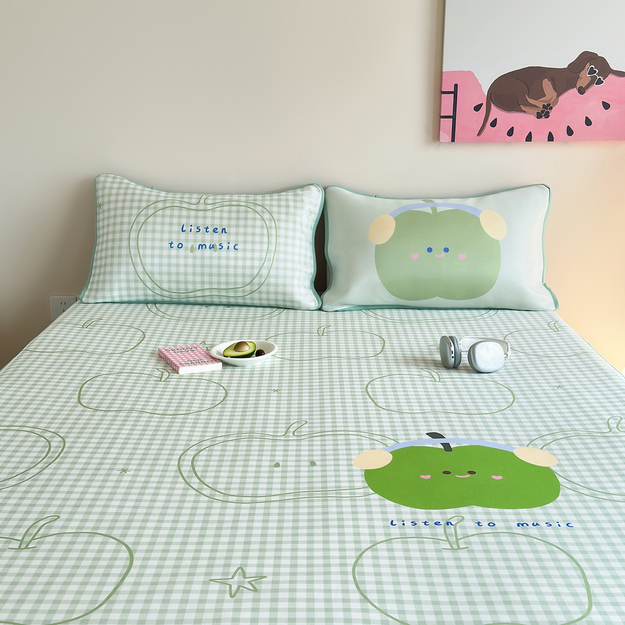 91家纺网 家纺一手货源 找家纺 桃喜 2026新款数码印花冰纤维牛奶丝凉席 绿格苹果