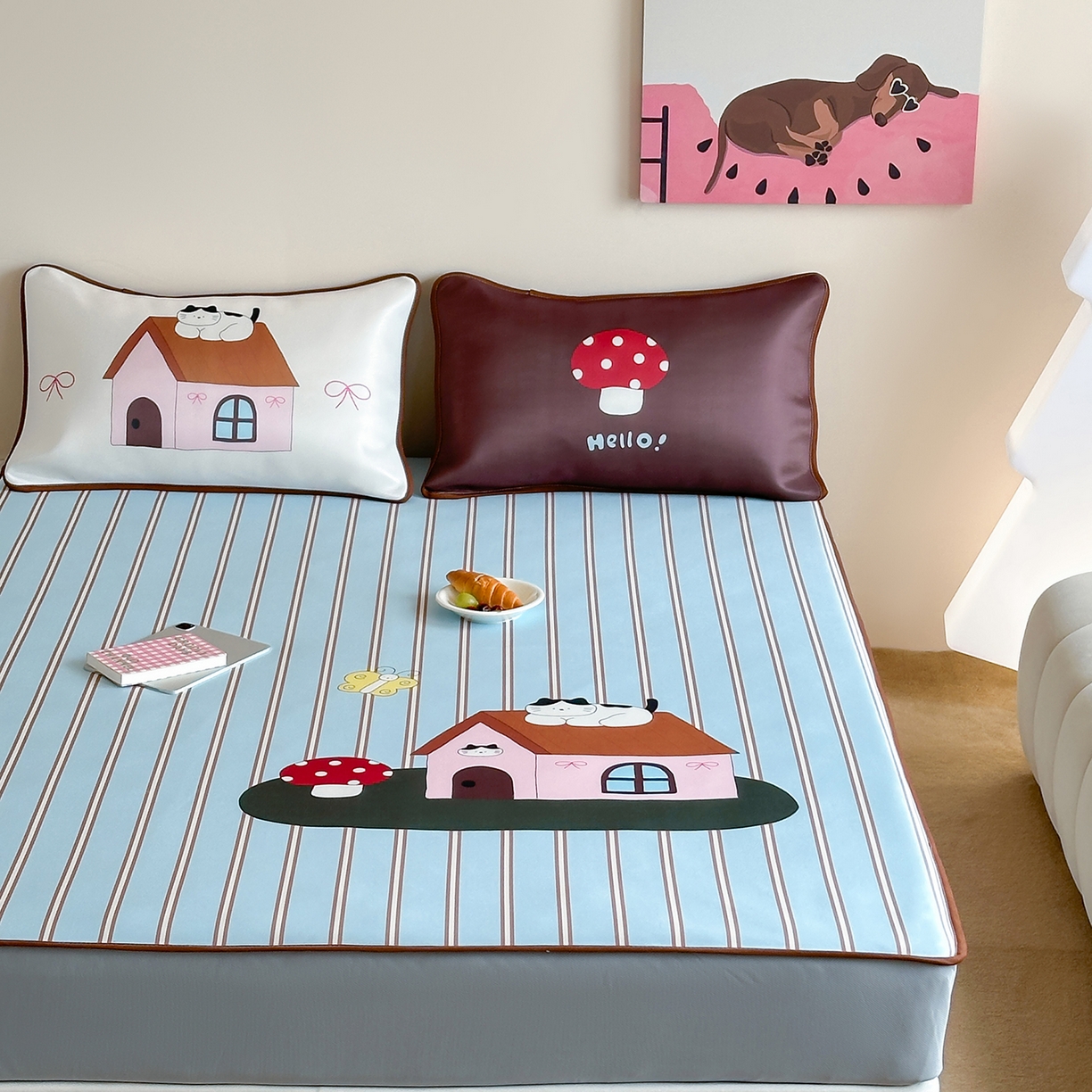 91家纺网 家纺一手货源 找家纺 桃喜 2026新款数码印花冰纤维牛奶丝凉席 猫咪蘑菇小屋