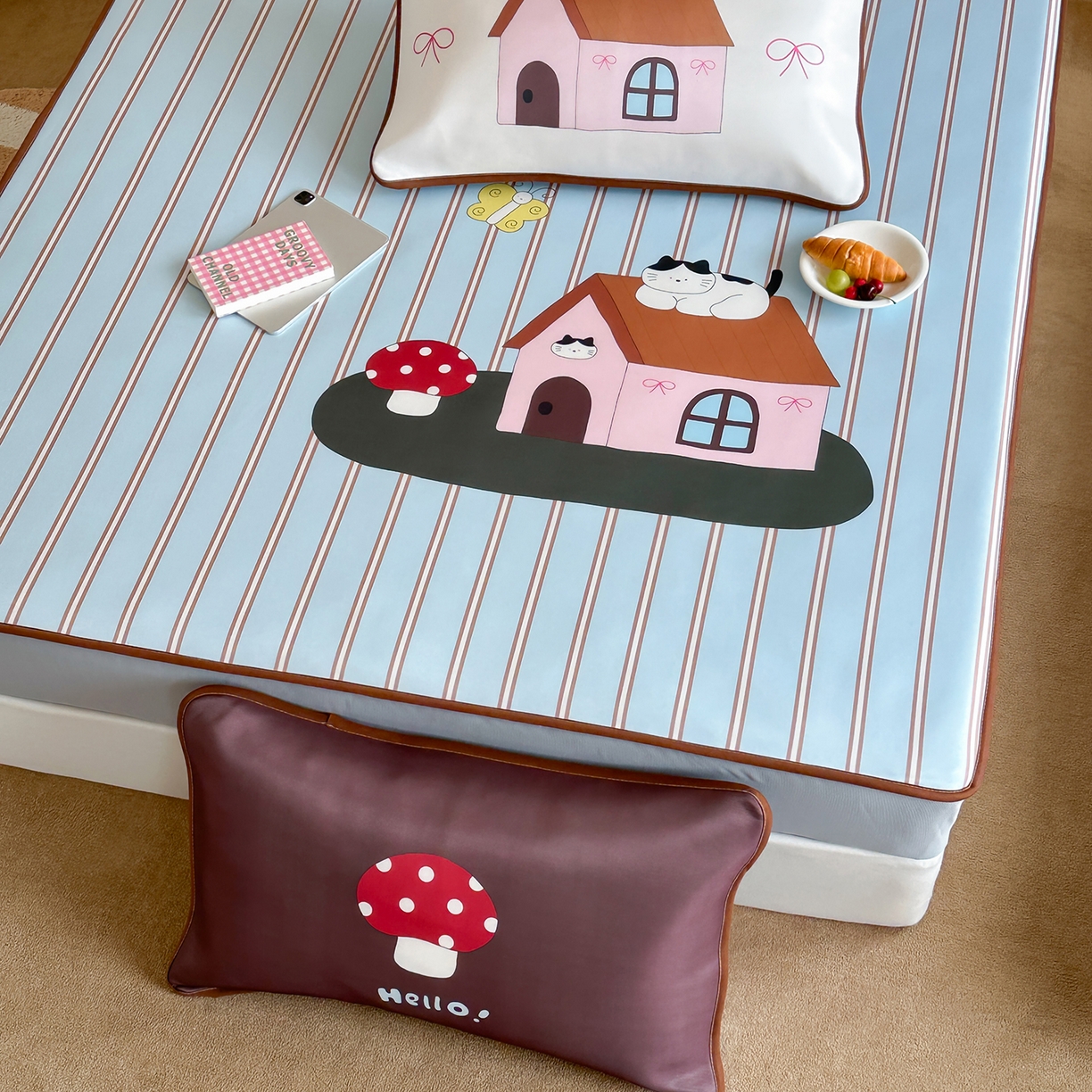 91家纺网 家纺一手货源 找家纺 桃喜 2026新款数码印花冰纤维牛奶丝凉席 猫咪蘑菇小屋