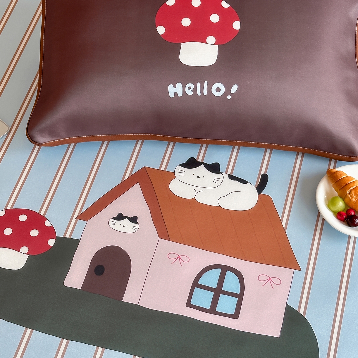 91家纺网 家纺一手货源 找家纺 桃喜 2026新款数码印花冰纤维牛奶丝凉席 猫咪蘑菇小屋