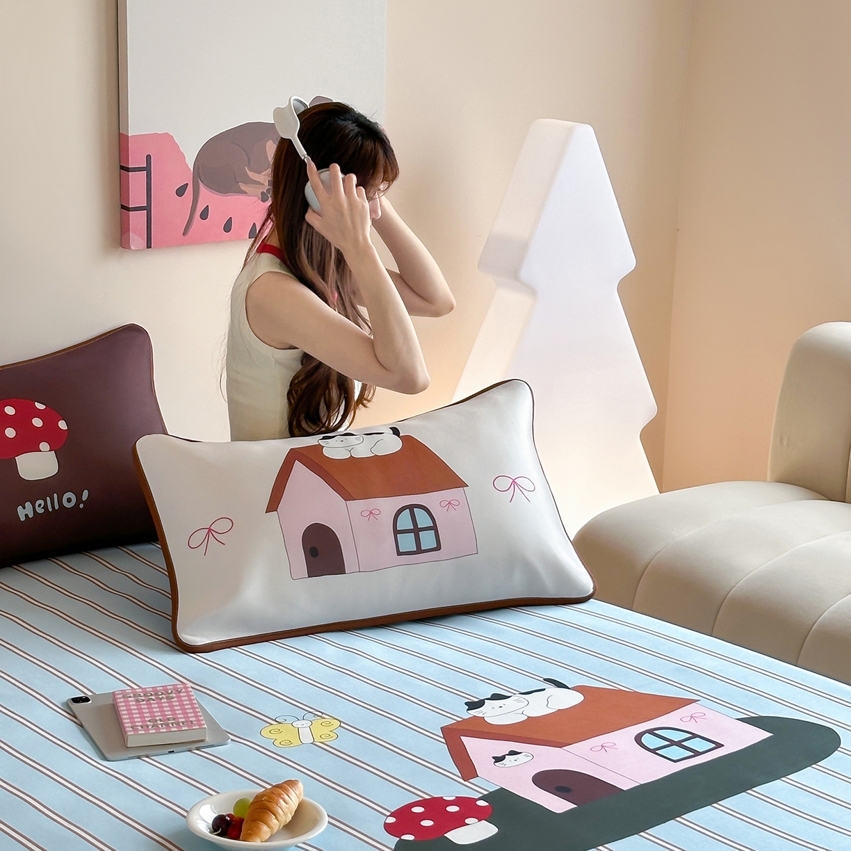 91家纺网 家纺一手货源 找家纺 桃喜 2026新款数码印花冰纤维牛奶丝凉席 猫咪蘑菇小屋