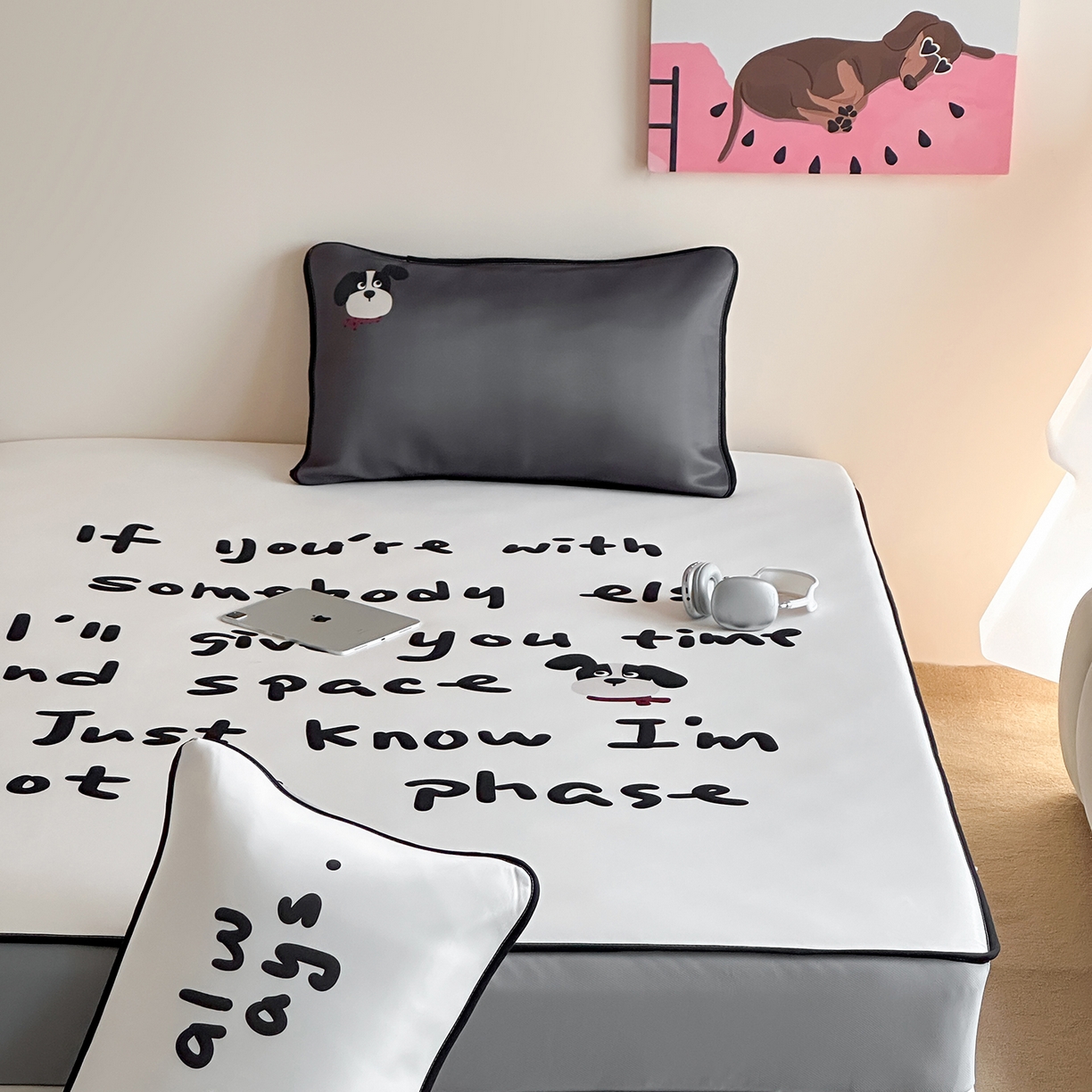 91家纺网 家纺一手货源 找家纺 桃喜 2026新款数码印花冰纤维牛奶丝凉席 美式酷黑小狗