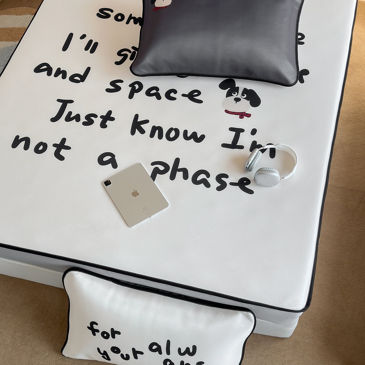 91家纺网 家纺一手货源 找家纺 桃喜 2026新款数码印花冰纤维牛奶丝凉席 美式酷黑小狗