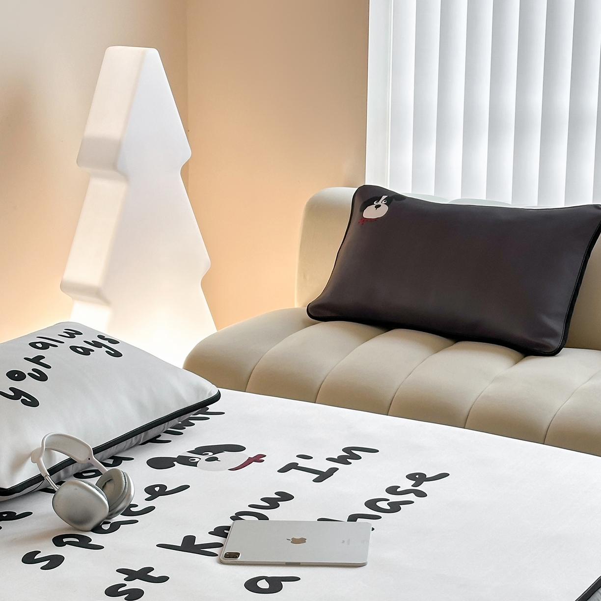 91家纺网 家纺一手货源 找家纺 桃喜 2026新款数码印花冰纤维牛奶丝凉席 美式酷黑小狗