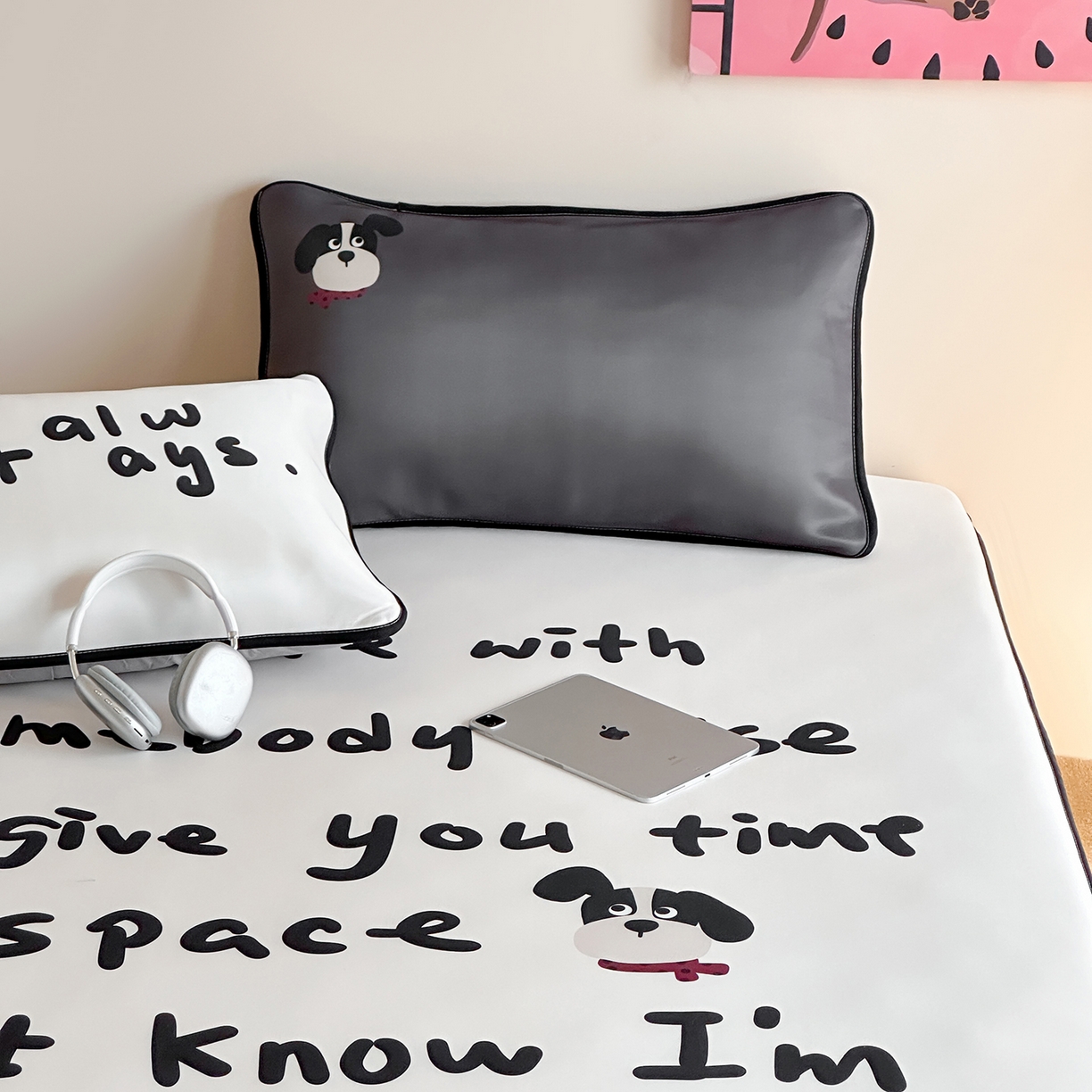 91家纺网 家纺一手货源 找家纺 桃喜 2026新款数码印花冰纤维牛奶丝凉席 美式酷黑小狗