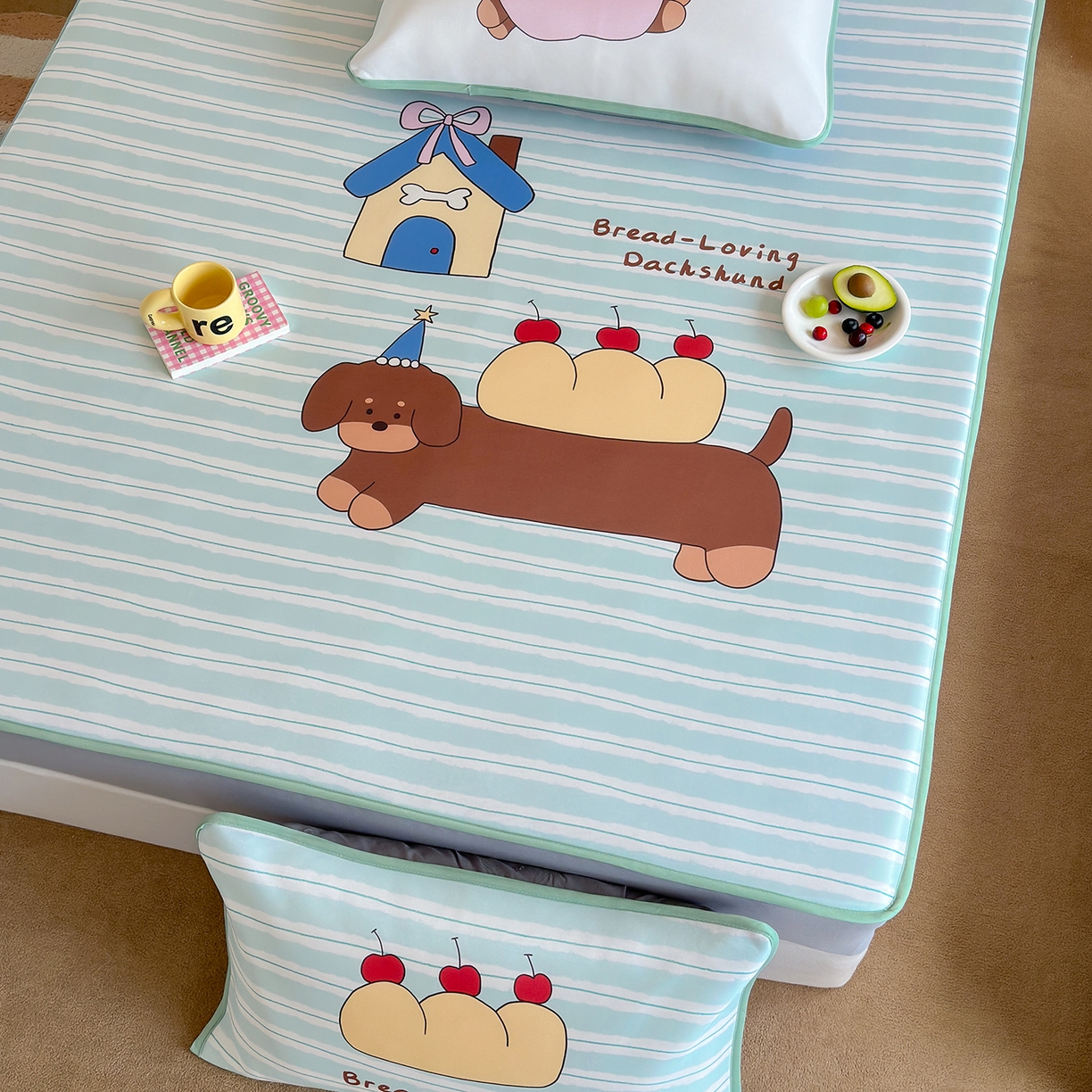 91家纺网 家纺一手货源 找家纺 桃喜 2026新款数码印花冰纤维牛奶丝凉席 面包腊肠狗