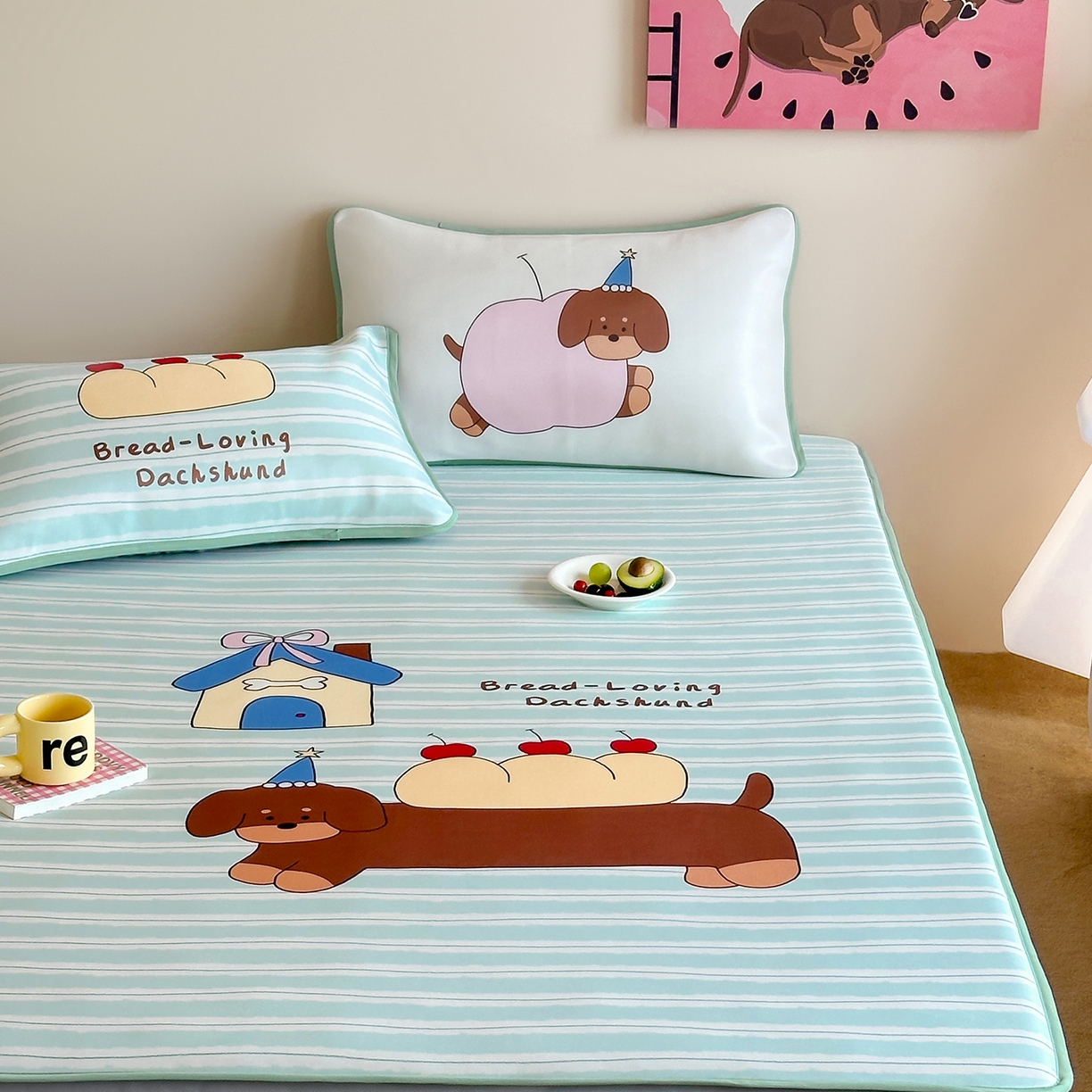 91家纺网 家纺一手货源 找家纺 桃喜 2026新款数码印花冰纤维牛奶丝凉席 面包腊肠狗