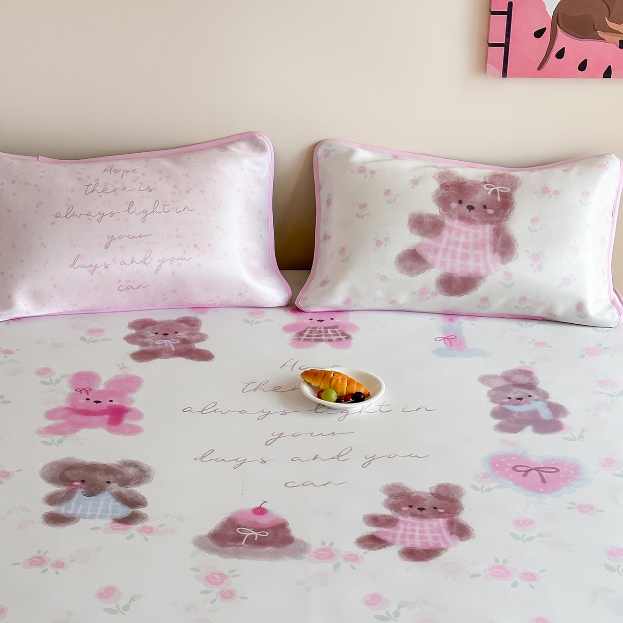 91家纺网 家纺一手货源 找家纺 桃喜 2026新款数码印花冰纤维牛奶丝凉席 小熊来信