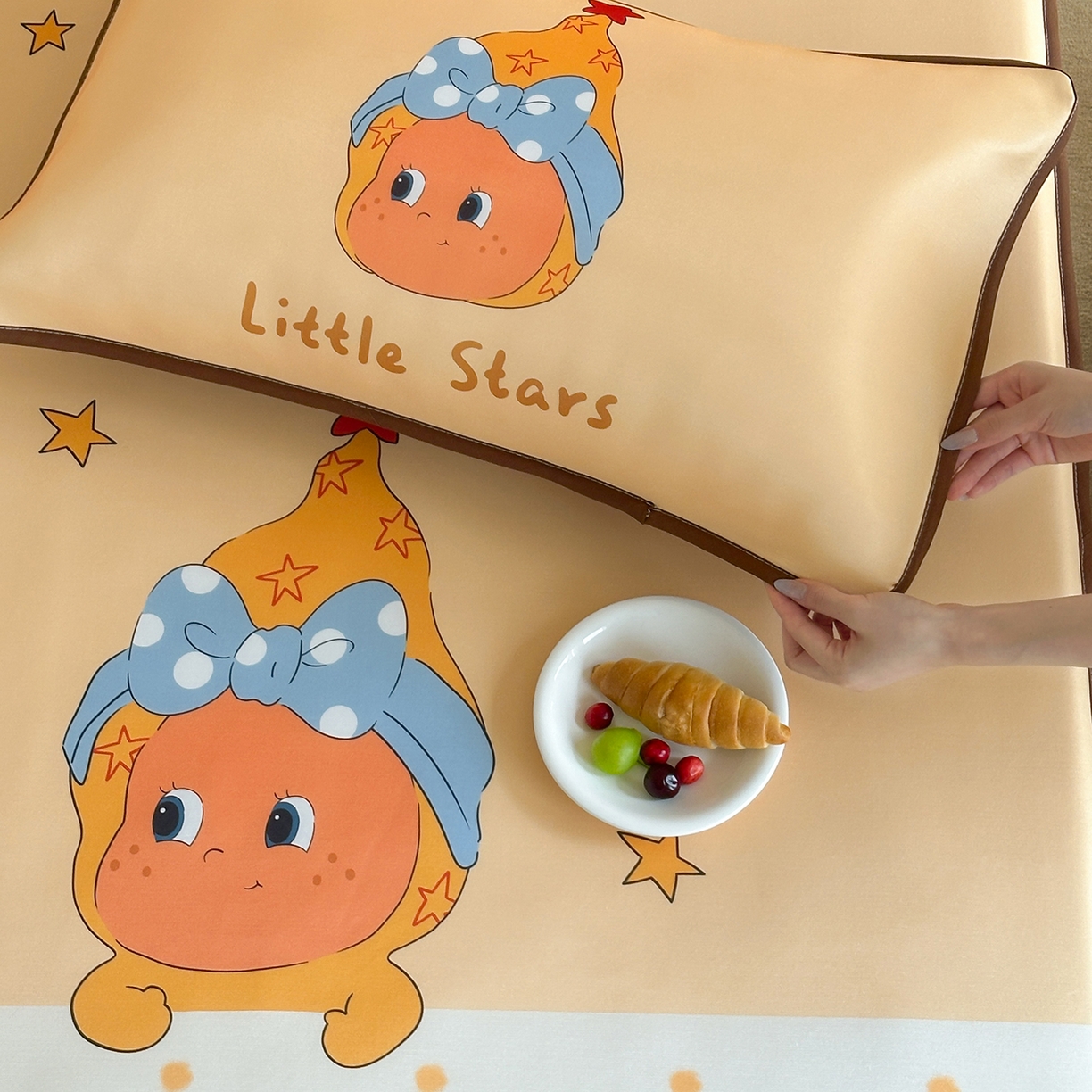 91家纺网 家纺一手货源 找家纺 桃喜 2026新款数码印花冰纤维牛奶丝凉席 星星日记