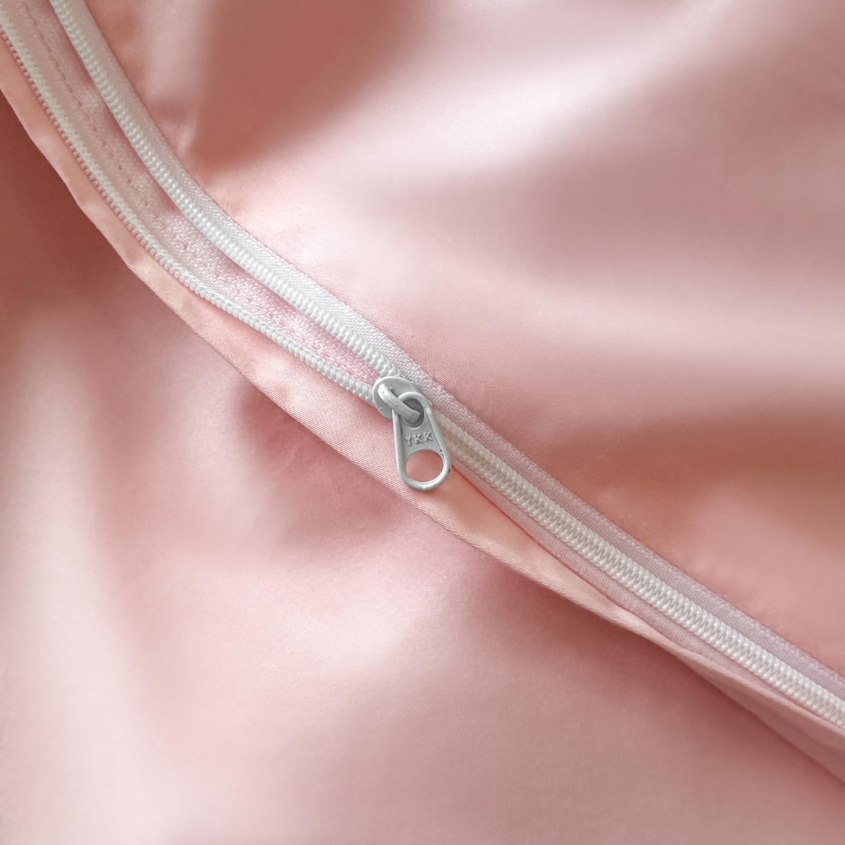 91家纺网 家纺一手货源 找家纺 卡初家居（原微来） 2026新款A类母婴级亲肤棉绣花四件套-锦上添花 锦上添花-香叶粉