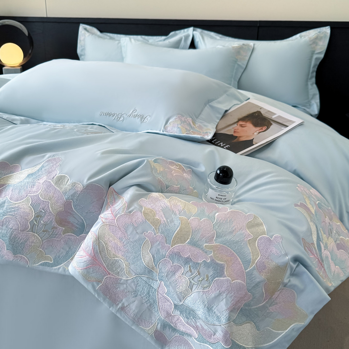 91家纺网 家纺一手货源 找家纺 卡初家居（原微来） 2026新款A类母婴级亲肤棉绣花四件套-锦上添花 锦上添花-天空蓝