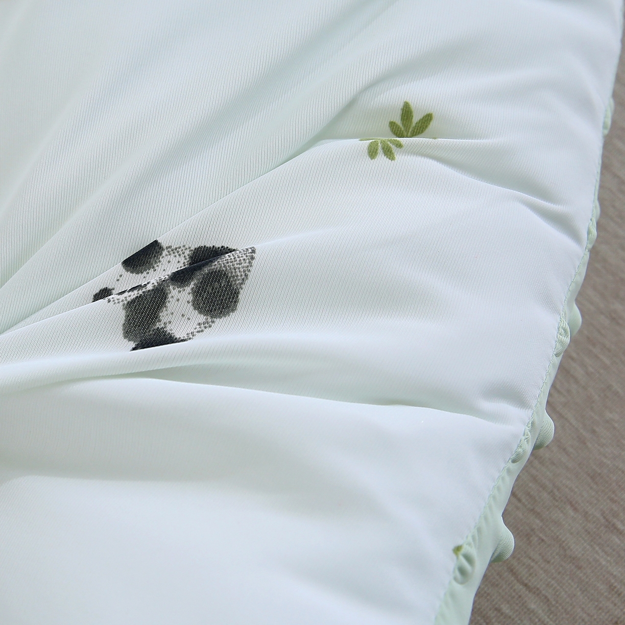 91家纺网 家纺一手货源 找家纺 珍贝家纺 2026新款A面凉感丝+B面豆豆绒枕头枕套+枕芯儿童枕学生枕枕头枕芯 凉感--小熊猫