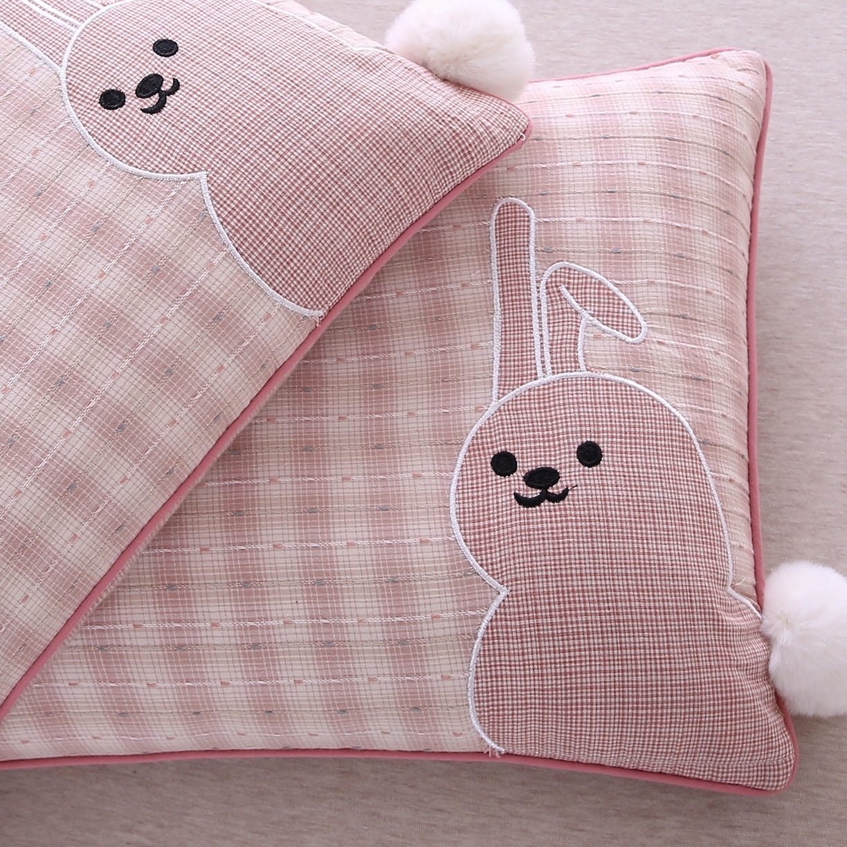 91家纺网 家纺一手货源 找家纺 珍贝家纺 2026新款全棉水洗棉贴布绣荞麦枕枕头枕芯-短尾兔 短尾兔-粉