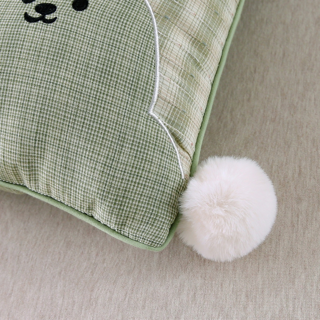 91家纺网 家纺一手货源 找家纺 珍贝家纺 2026新款全棉水洗棉贴布绣荞麦枕枕头枕芯-短尾兔 短尾兔-绿