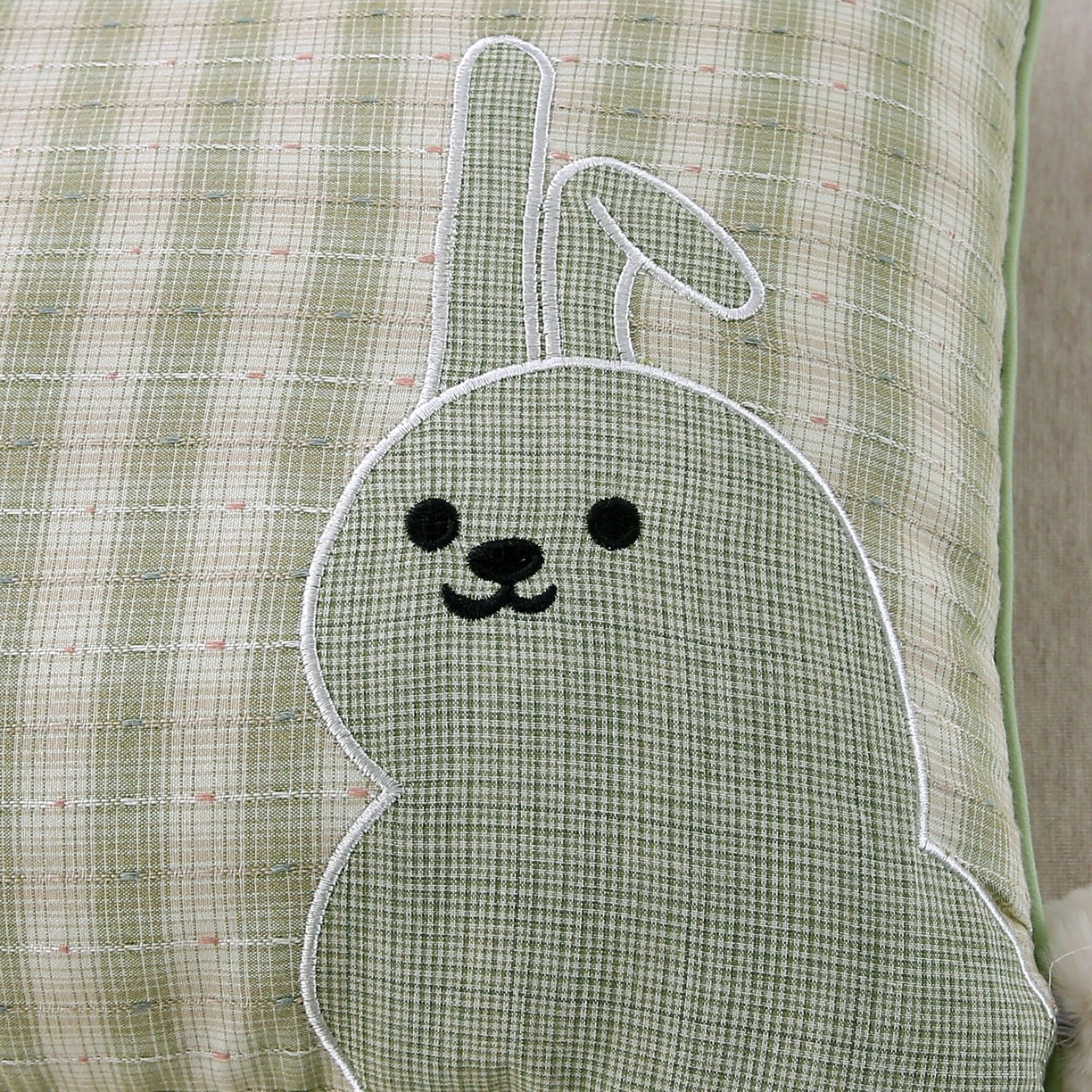 91家纺网 家纺一手货源 找家纺 珍贝家纺 2026新款全棉水洗棉贴布绣荞麦枕枕头枕芯-短尾兔 短尾兔-绿