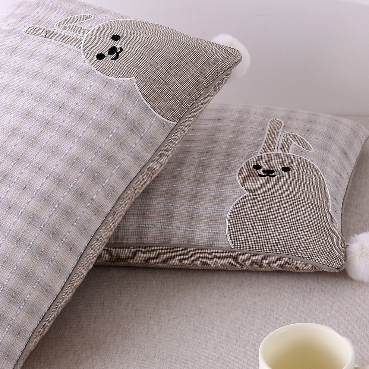 91家纺网 家纺一手货源 找家纺 珍贝家纺 2026新款全棉水洗棉贴布绣荞麦枕枕头枕芯-短尾兔 短尾兔-灰