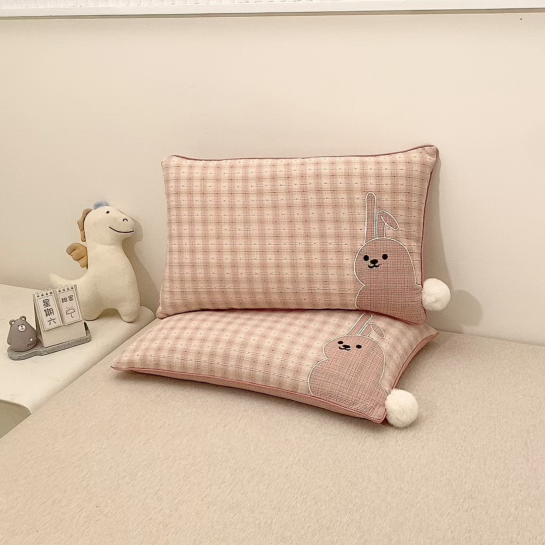 91家纺网 家纺一手货源 找家纺 （总）珍贝家纺 2026新款全棉水洗棉贴布绣荞麦枕枕头枕芯-短尾兔