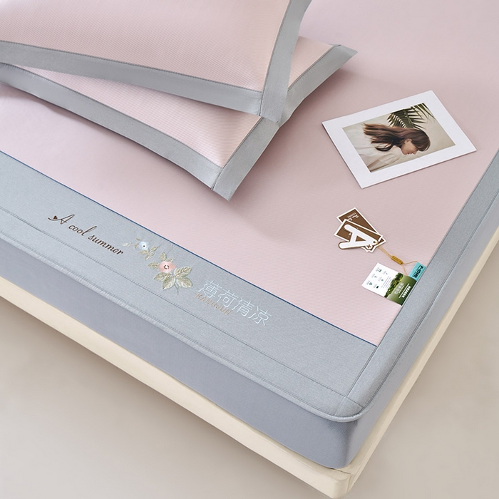 91家纺网 家纺一手货源 找家纺 小牛席业 2026春夏新款双PE高凉感-薄荷清凉冰丝席席子凉席-床笠款 粉色