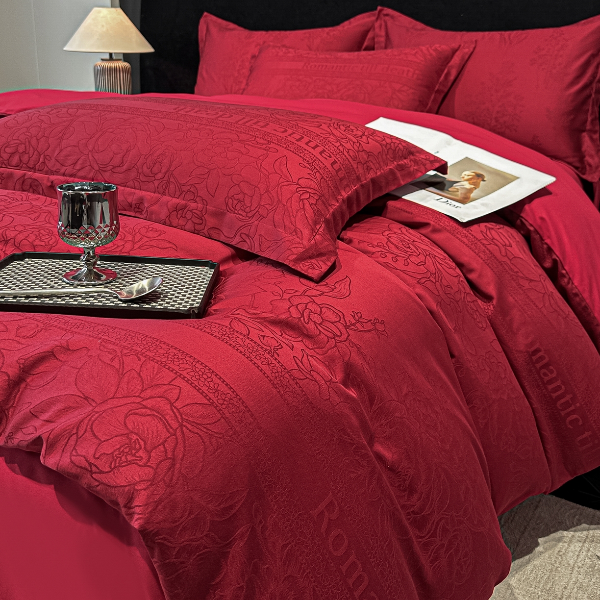 91家纺网 家纺一手货源 找家纺 （总）宅家居 2026新款婚庆系列A类A版60支立体浮雕贡缎提花光泽绸缎感B版长绒棉纯棉四件套