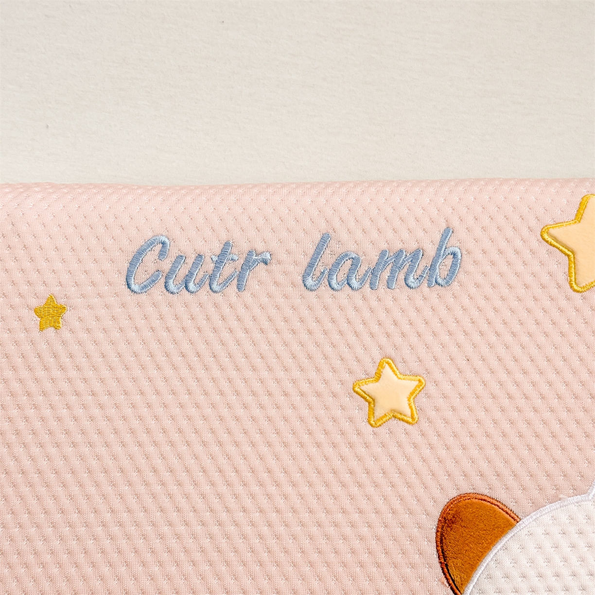 91家纺网 家纺一手货源 找家纺 麦肯锡 2026新款小绵羊卡通面包记忆枕枕头枕芯 小绵羊-粉色