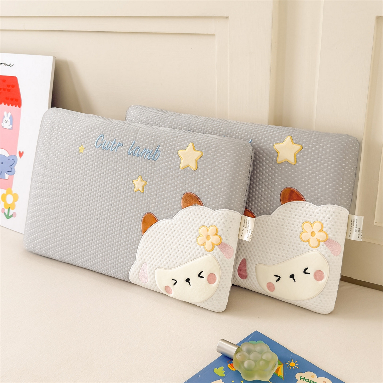 91家纺网 家纺一手货源 找家纺 麦肯锡 2026新款小绵羊卡通面包记忆枕枕头枕芯 小绵羊-灰色