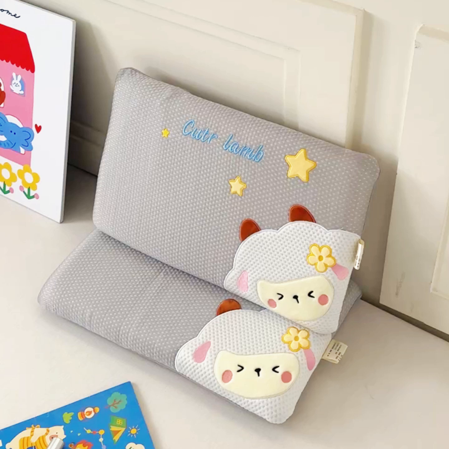 91家纺网 家纺一手货源 找家纺 麦肯锡 2026新款小绵羊卡通面包记忆枕枕头枕芯 小绵羊-灰色