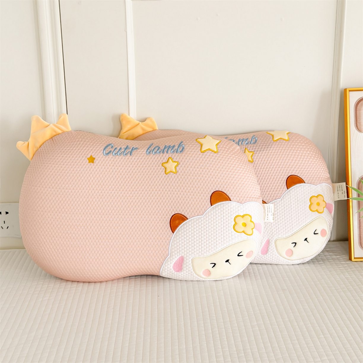 91家纺网 家纺一手货源 找家纺 （总）麦肯锡 2026新款小绵羊卡通记忆枕枕头枕芯