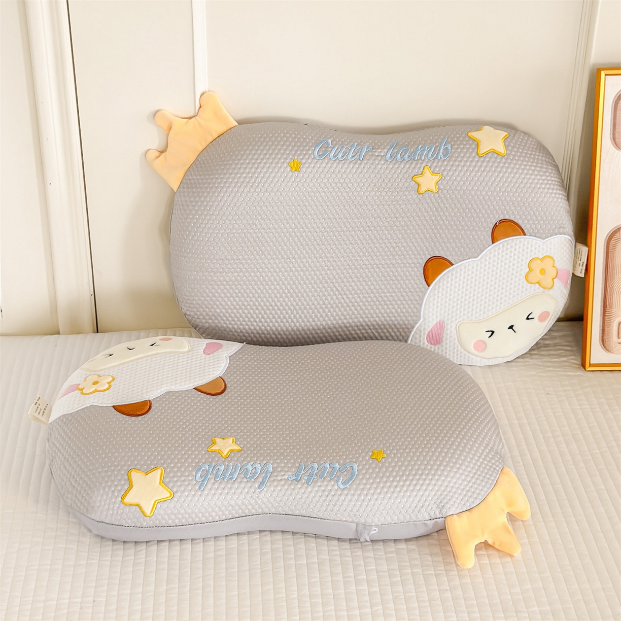 91家纺网 家纺一手货源 找家纺 麦肯锡 2026新款小绵羊卡通记忆枕枕头枕芯 小绵羊-灰色
