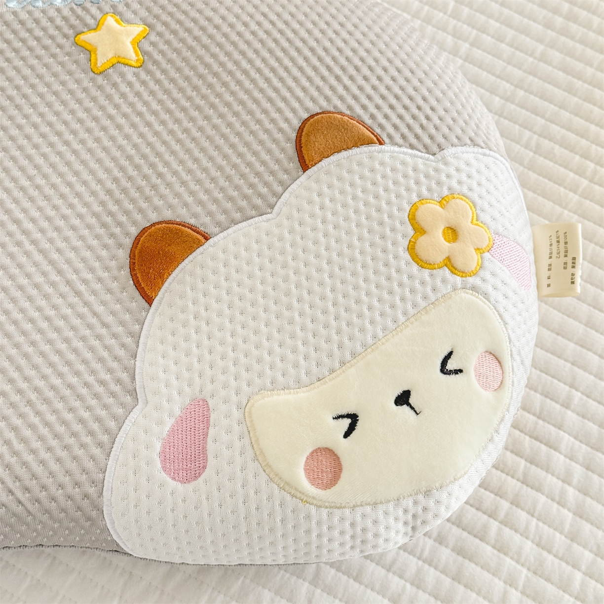 91家纺网 家纺一手货源 找家纺 麦肯锡 2026新款小绵羊卡通记忆枕枕头枕芯 小绵羊-灰色